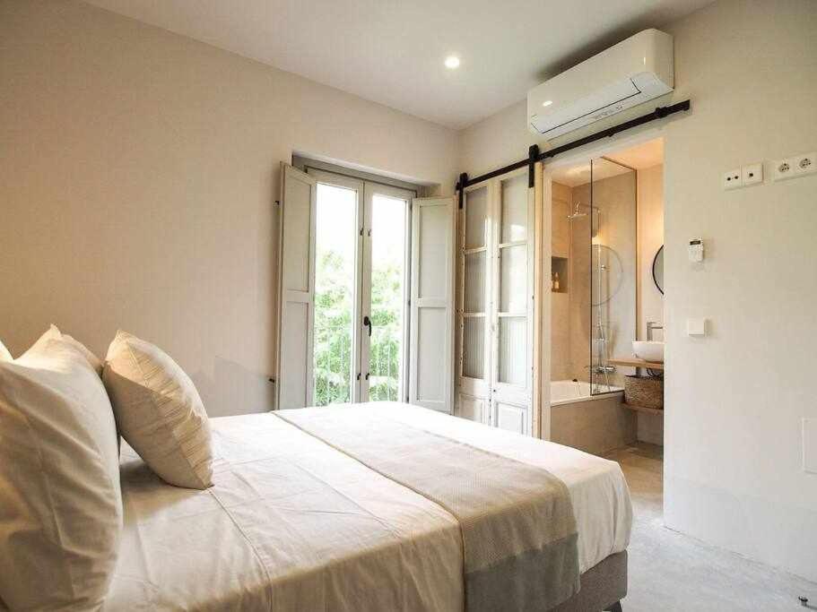 Velo Vern 3 Luxury Penthouse W Views Of City Wall Gerona Buitenkant foto