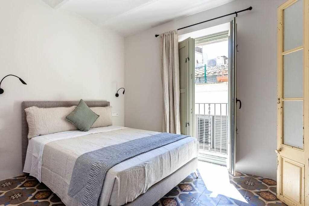 Velo Vern 3 Luxury Penthouse W Views Of City Wall Gerona Buitenkant foto