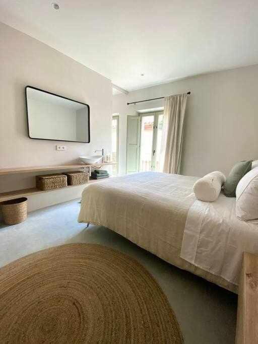 Velo Vern 3 Luxury Penthouse W Views Of City Wall Gerona Buitenkant foto
