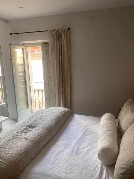 Velo Vern 3 Luxury Penthouse W Views Of City Wall Gerona Buitenkant foto